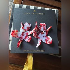 NWT Lele Sadoughi Small Paper Lily Cherry pierced white earrings